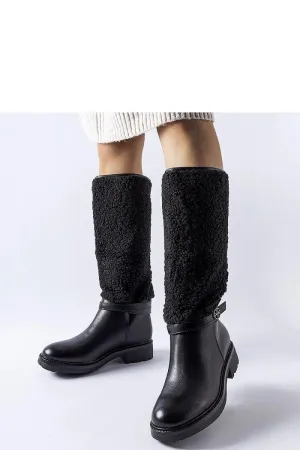 Black boots decorated with fur