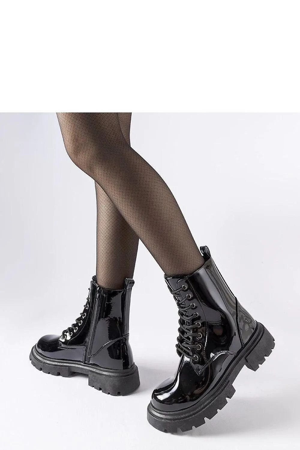Black insulated trapper's shoes
