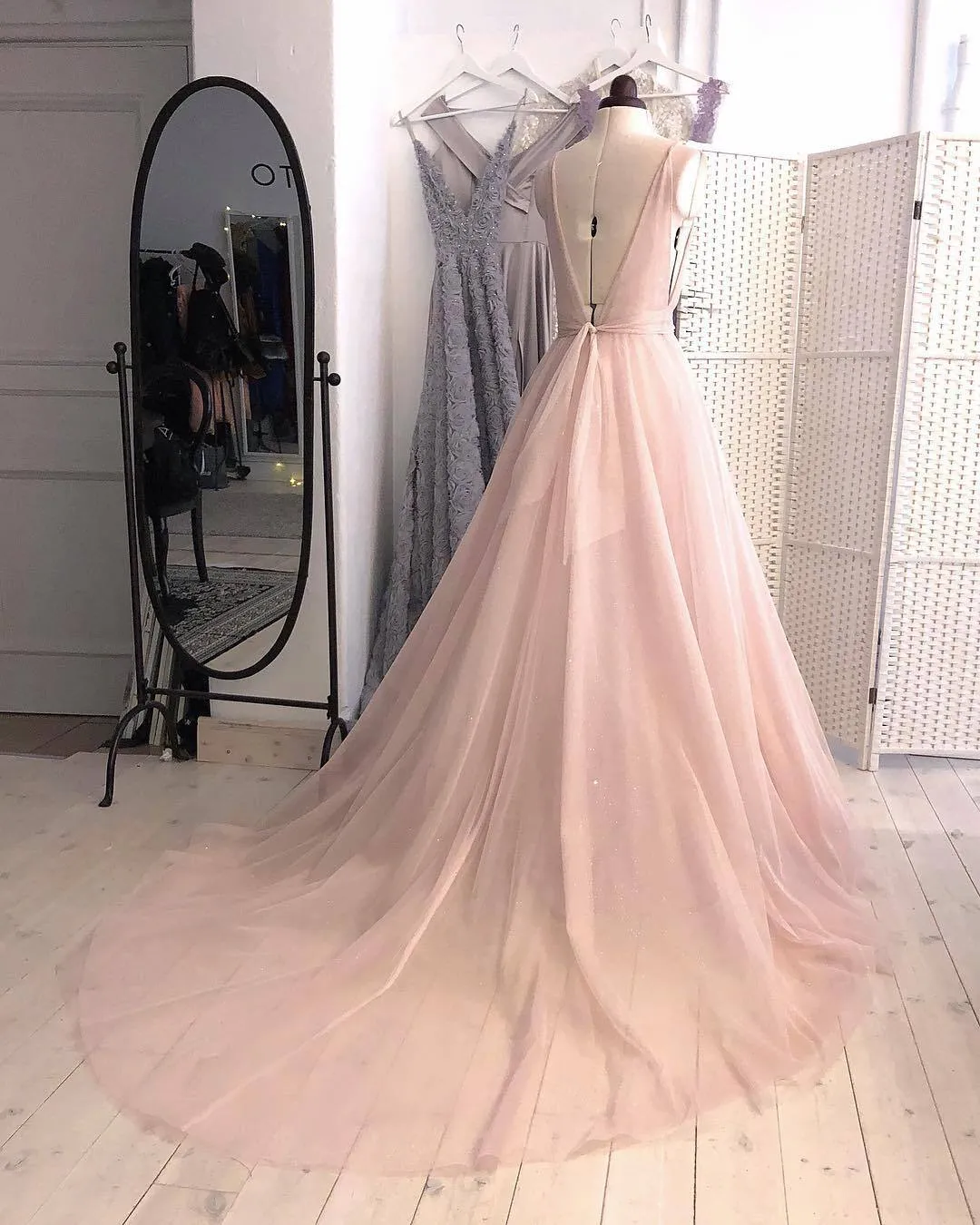 Charming A-Line Deep V-Neck Sleeveless Sweep Train Long Tulle Blush Prom/Evening/Wedding Dress