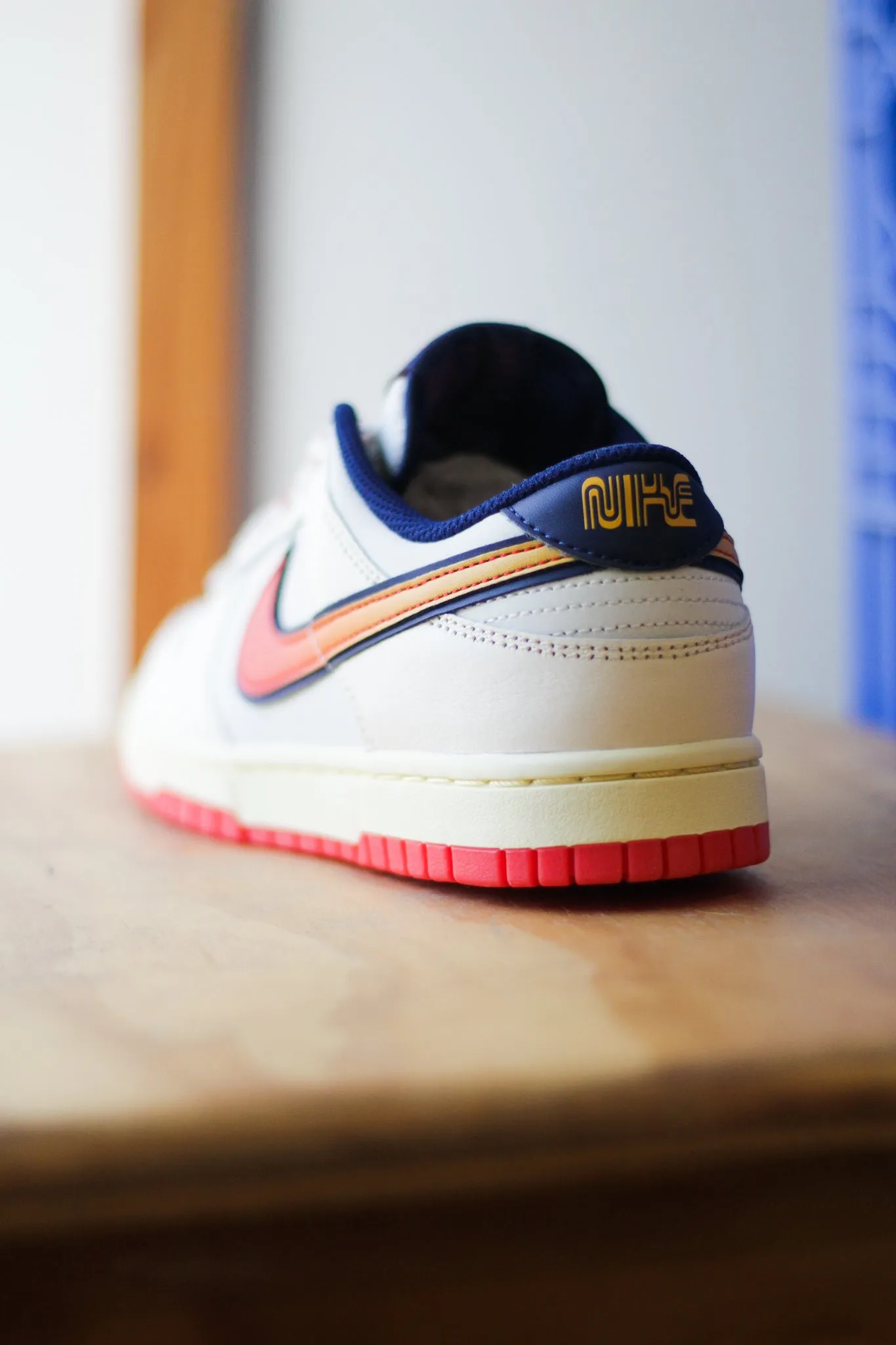 DUNK LOW PRM "PALE IVORY/LT CRIMSON-SAIL"