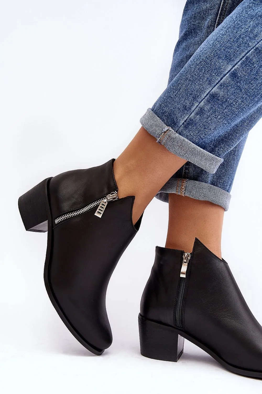 Heeled low shoes