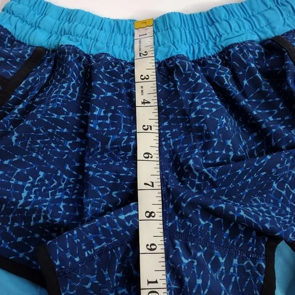 Lululemon Tracker Women's Active Workout Running Athletic Short Size 8