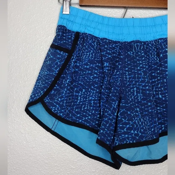 Lululemon Tracker Women's Active Workout Running Athletic Short Size 8