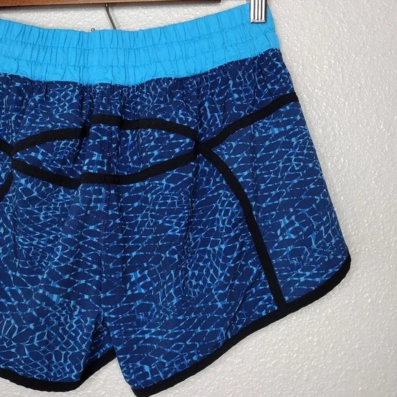 Lululemon Tracker Women's Active Workout Running Athletic Short Size 8