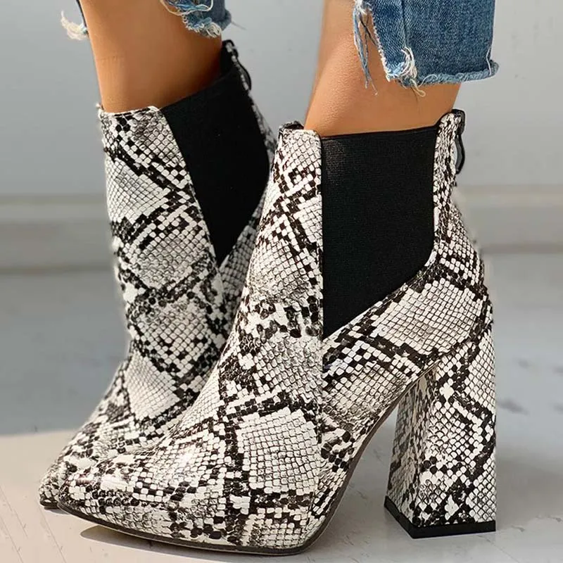 Pointed Toe Chunky Heeled Boots