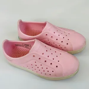 Water Shoes, 11C // People Footwear