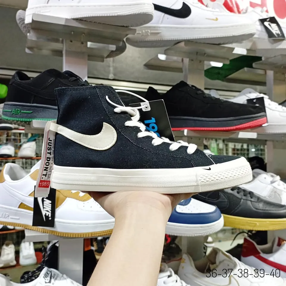 Women's Sneakers